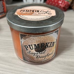 Limited edition - Pumpkin Sugared Doughnut. Bath & Body works three wick candle.